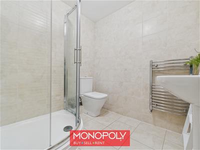 En-Suite (Bedroom 2)